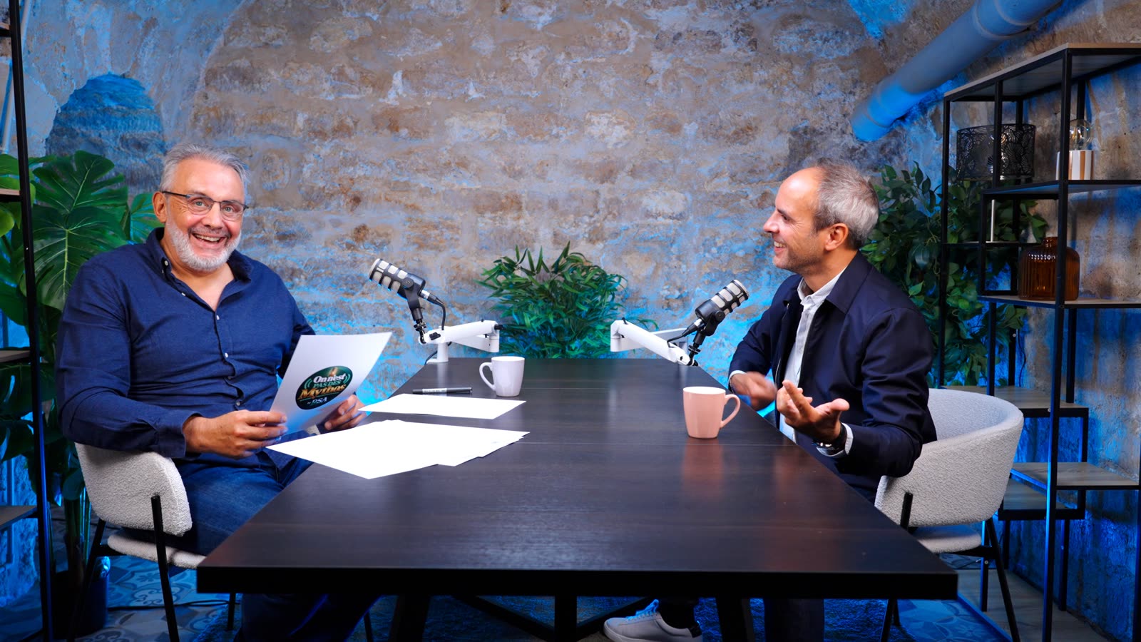 Jean-Pierre Nadir et Wilfried Granier en studio, éclat de rire pendant l'enregistrement